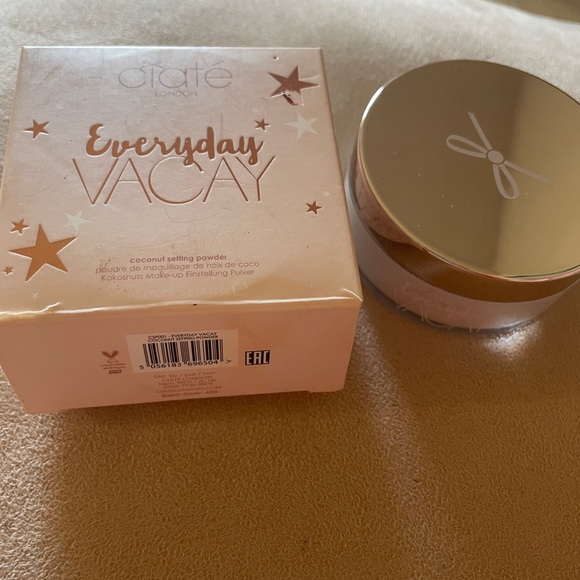 Ciate London Everyday Vacay Coconut Setting Powder - Picture 2 of 12